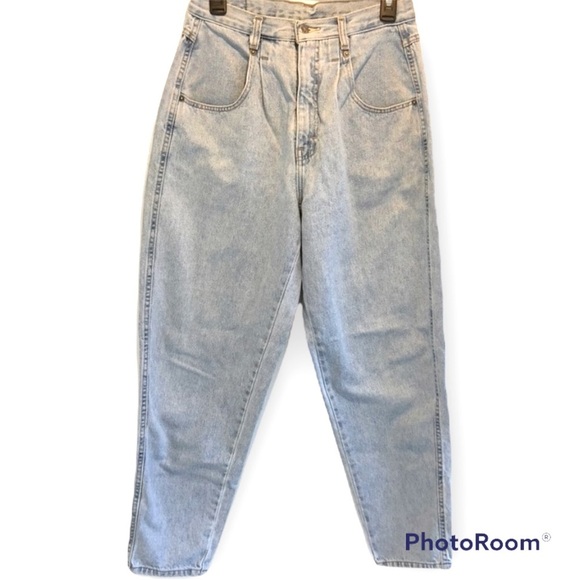 Vintage Denim - Vintage High Rise Tapered Pleat Front Mom Jeans